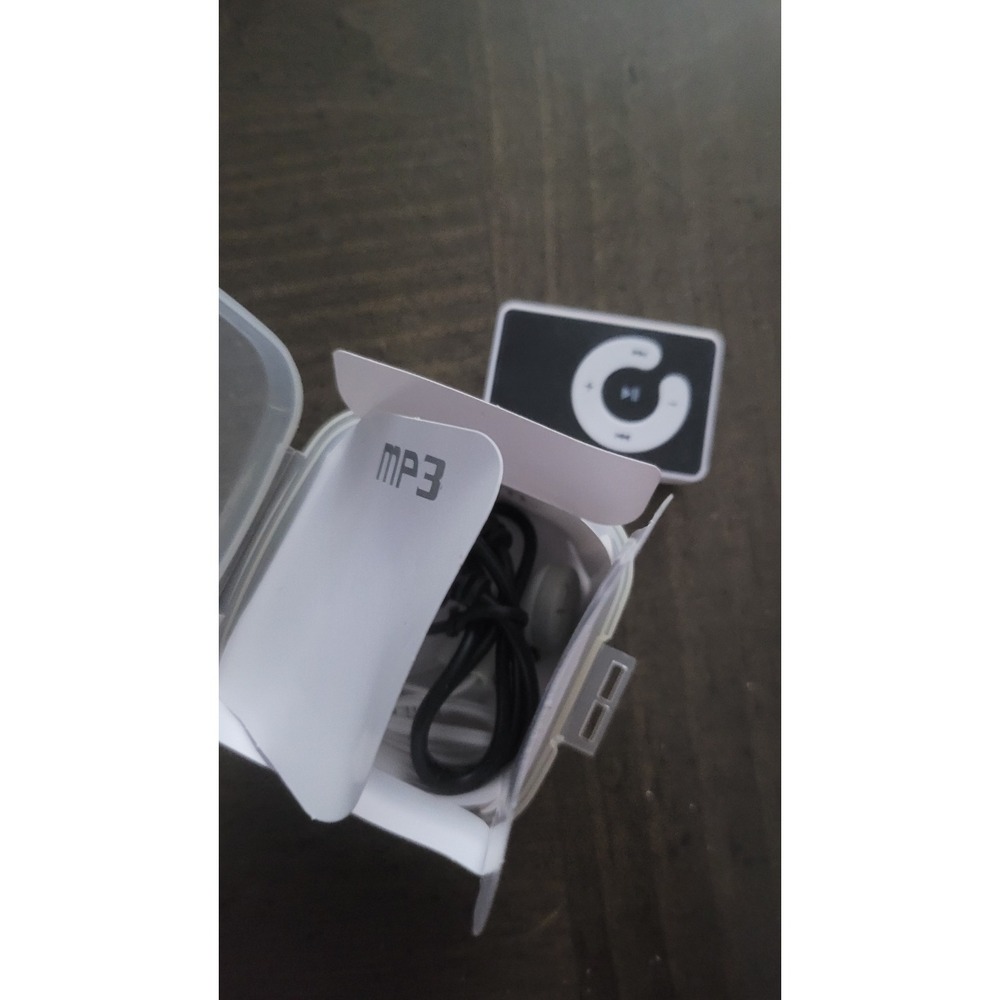 Mini MP3‎ Player - Picture 7 of 9